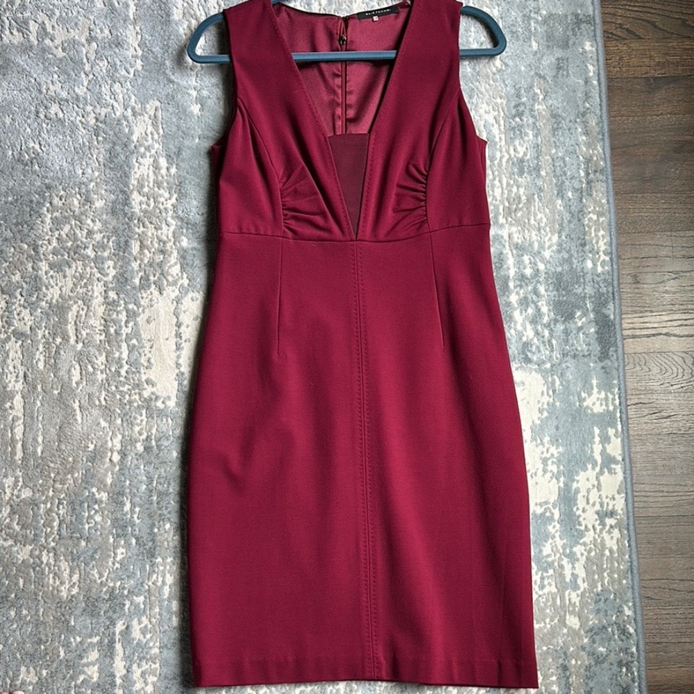 Tahari Burgundy Sheath Dress | Size 8